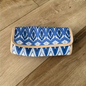 Stella & Dot Blue and White Geometric Clutch